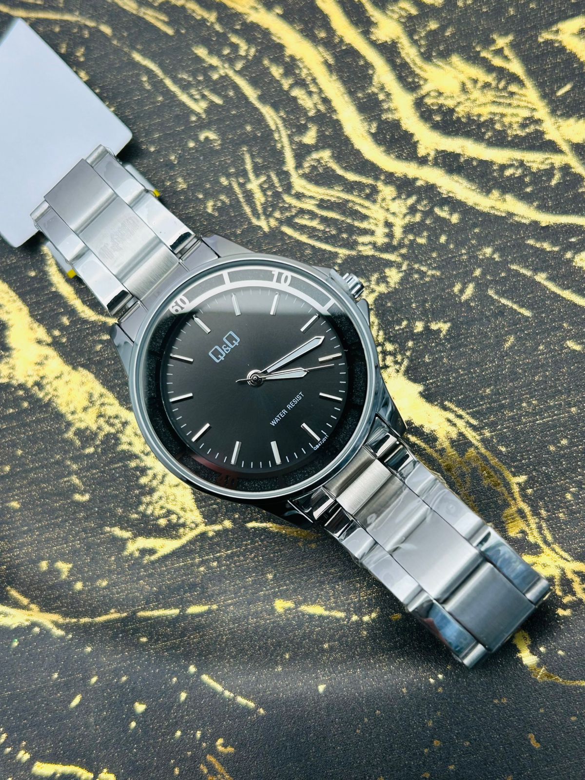 Reloj Q&Q para dama fondo color - Image 2