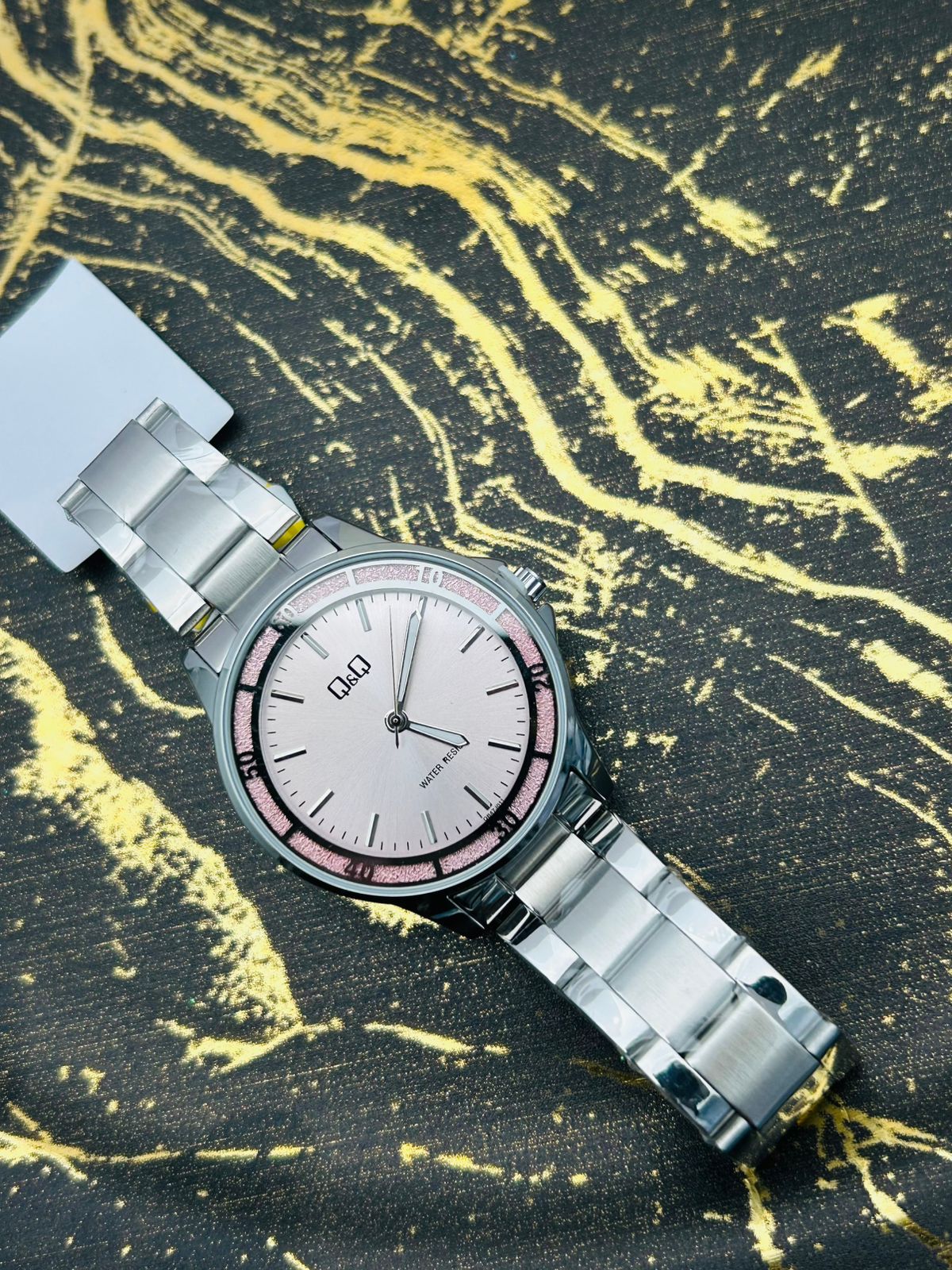 Reloj Q&Q para dama fondo color - Image 4