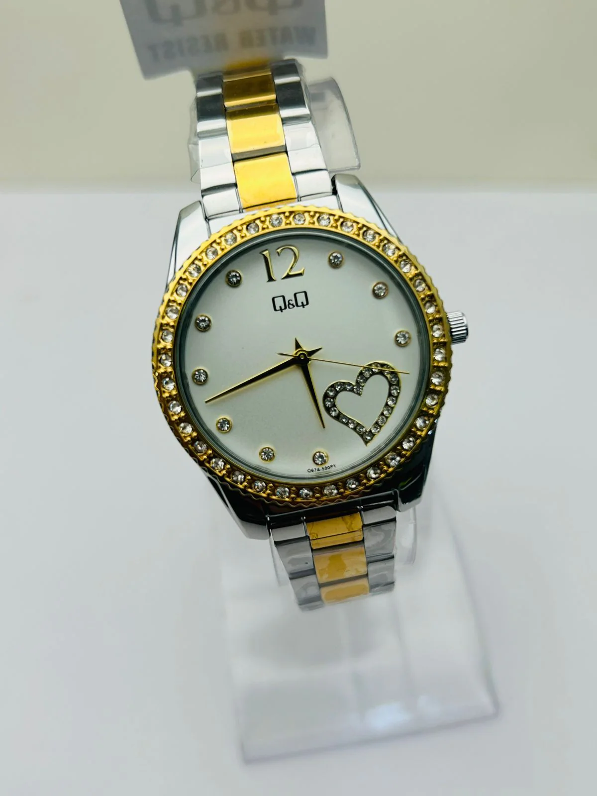 Reloj Q&Q corazón para dama