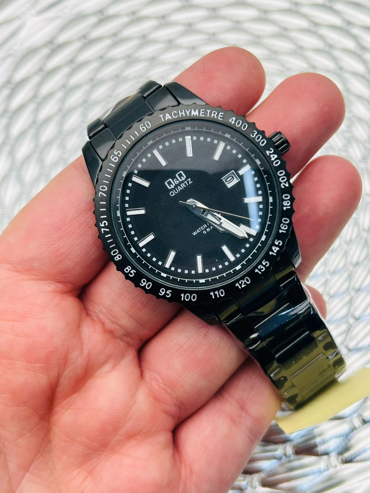 Reloj Q&Q Deportivo en Acero – Calendario Día - Image 3