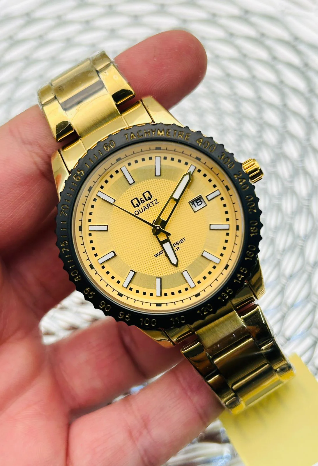Reloj Q&Q Deportivo en Acero – Calendario Día - Image 5