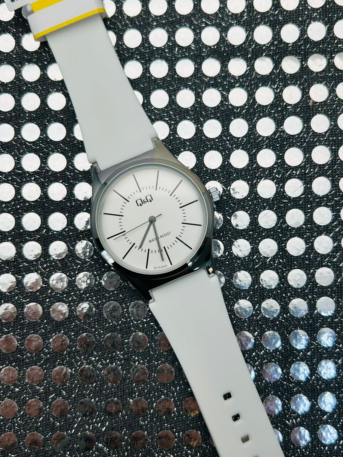 Reloj Q&Q en goma unisex - Image 6