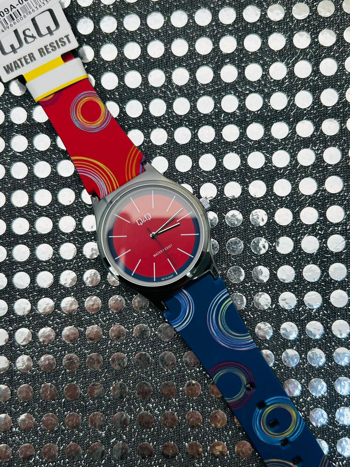 Reloj Q&Q en goma unisex - Image 8