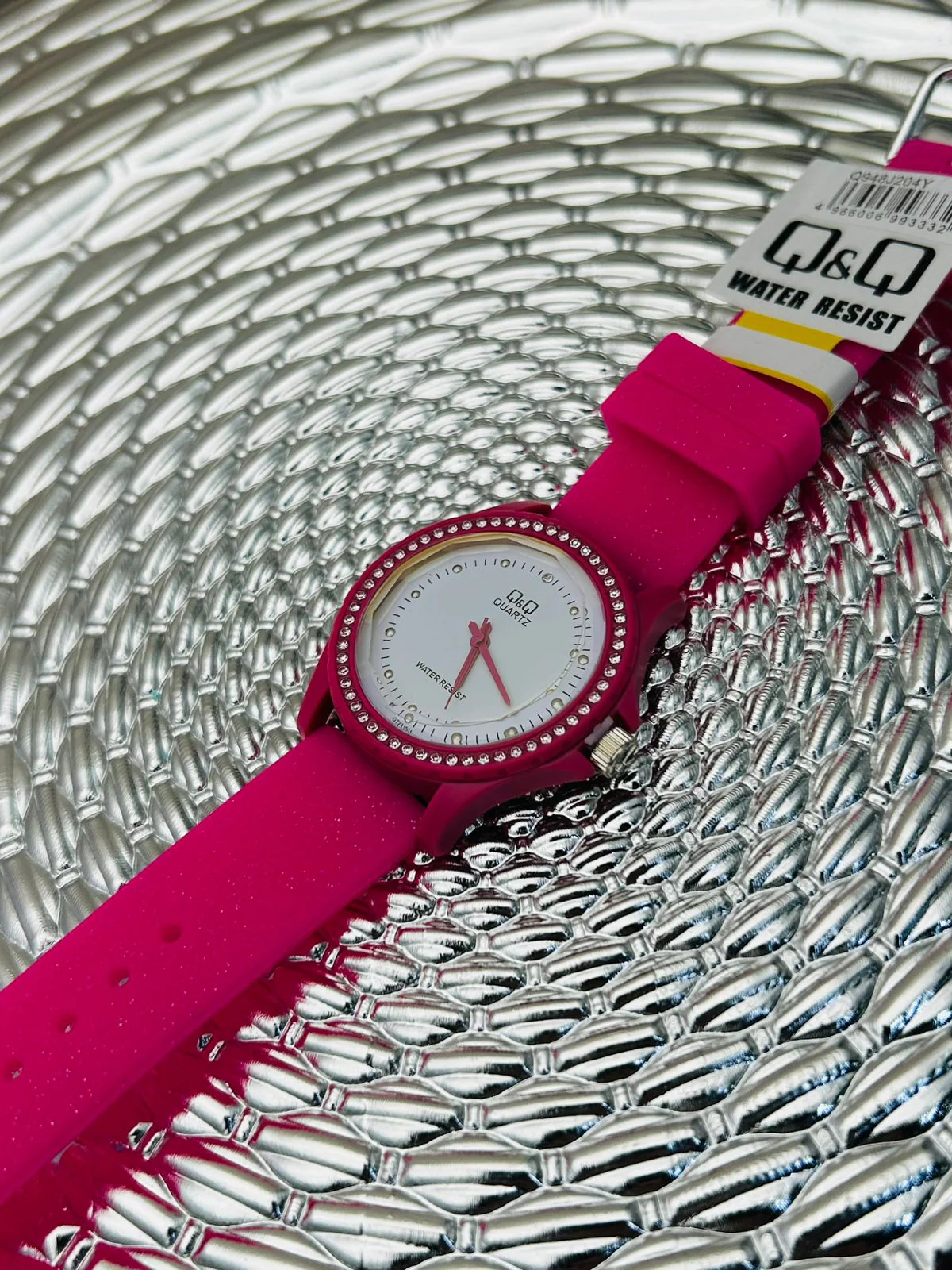 Reloj Q&Q escarchado con pedrería - Image 6