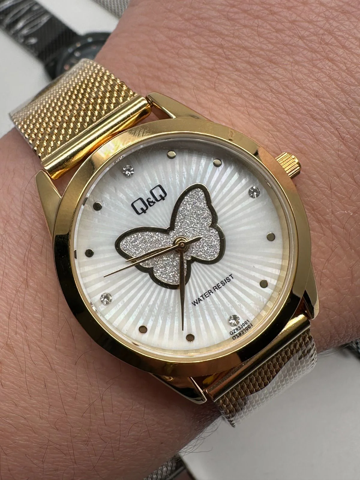 Reloj Q&Q Mariposa QZ81j - Image 4