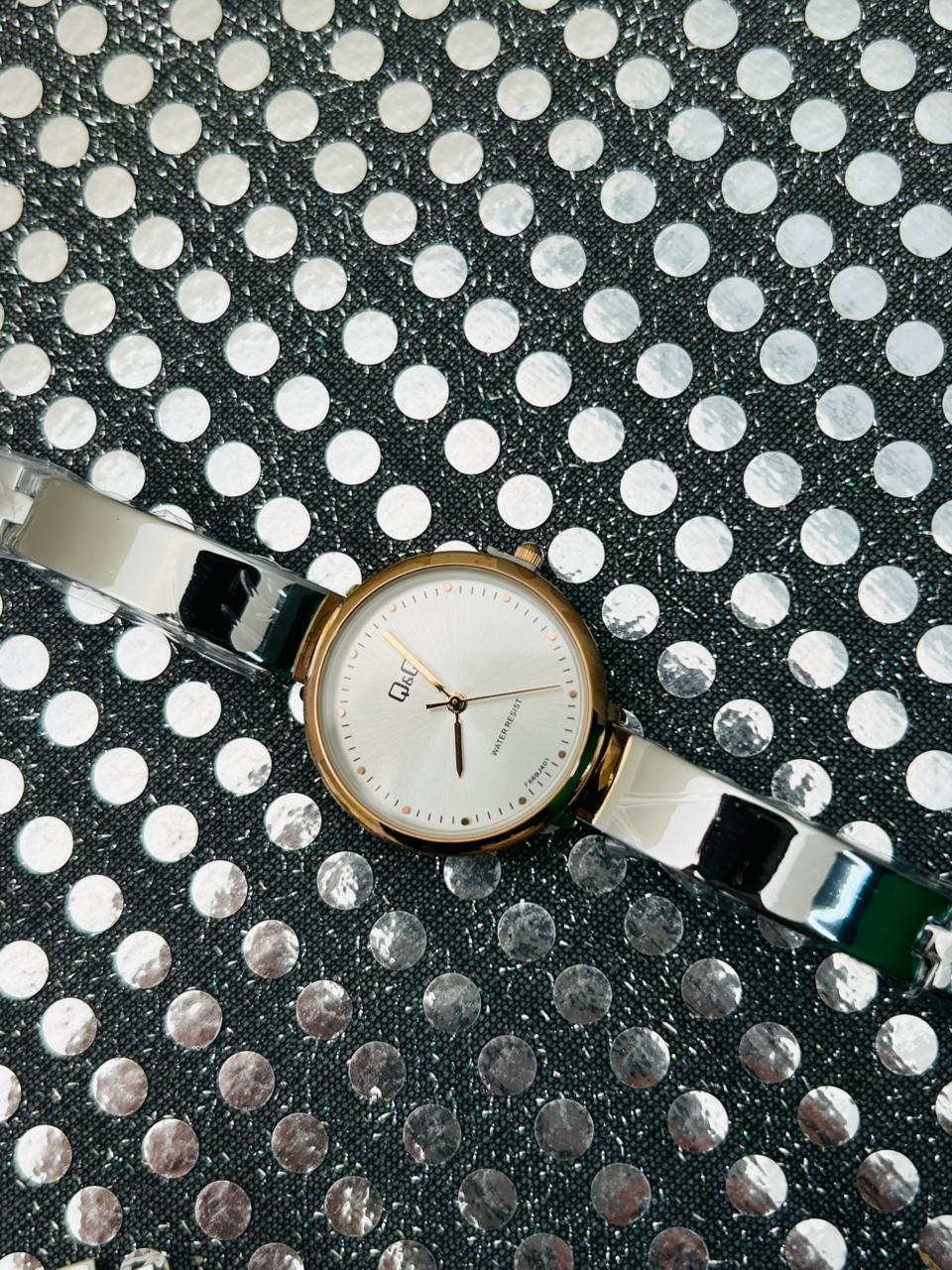 Reloj Q&Q para dama pulsera - Image 3