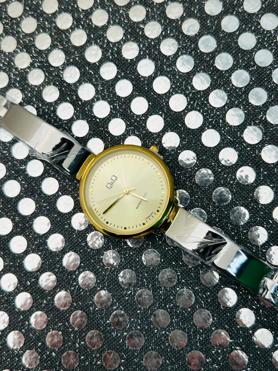 Reloj Q&Q para dama pulsera - Image 5