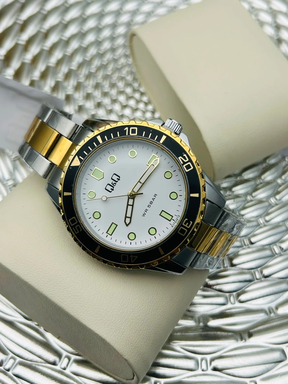 Reloj Q&Q para hombre QZ82J201Y - Image 11