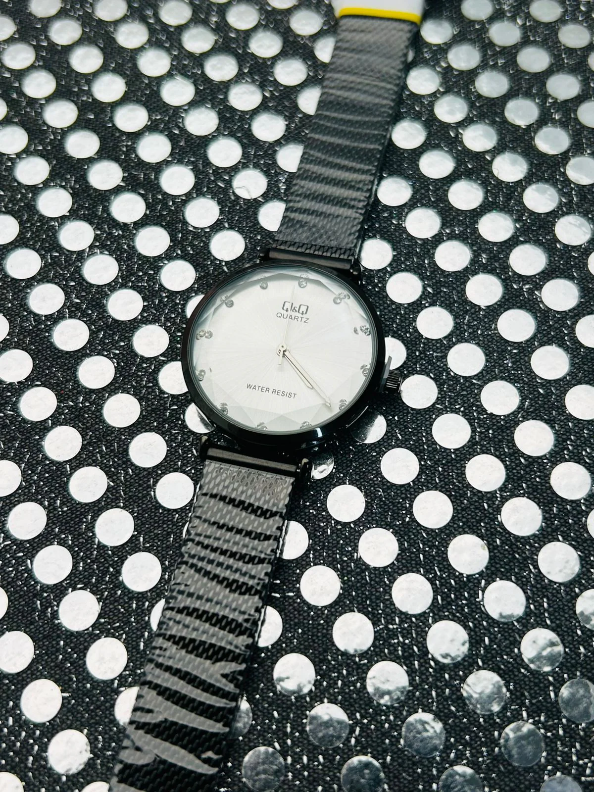 Reloj Q&Q pulso en acero QZ81J202Y - Image 4