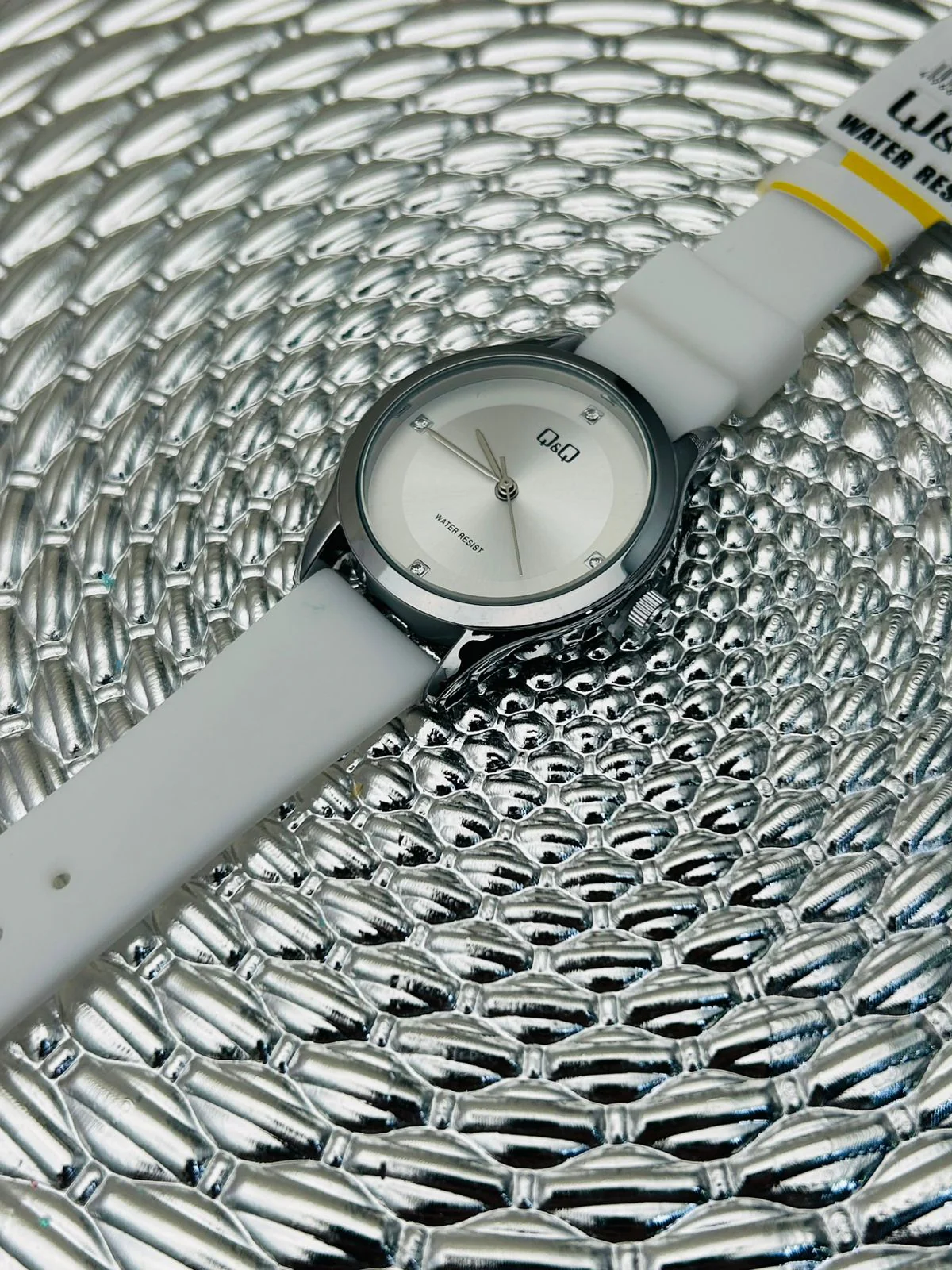 Reloj Q&Q pulso en goma para dama