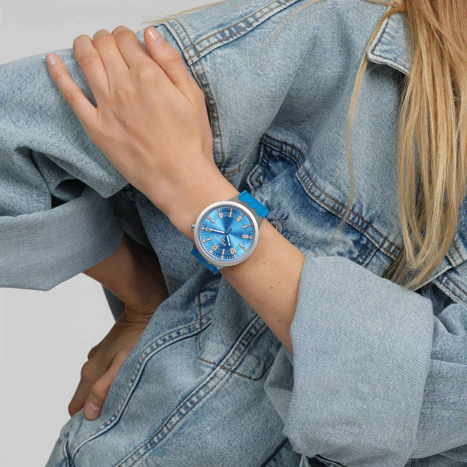 Reloj Swatch modelo SB01B127 – Colección BIG BOLD PLANETS - Image 3
