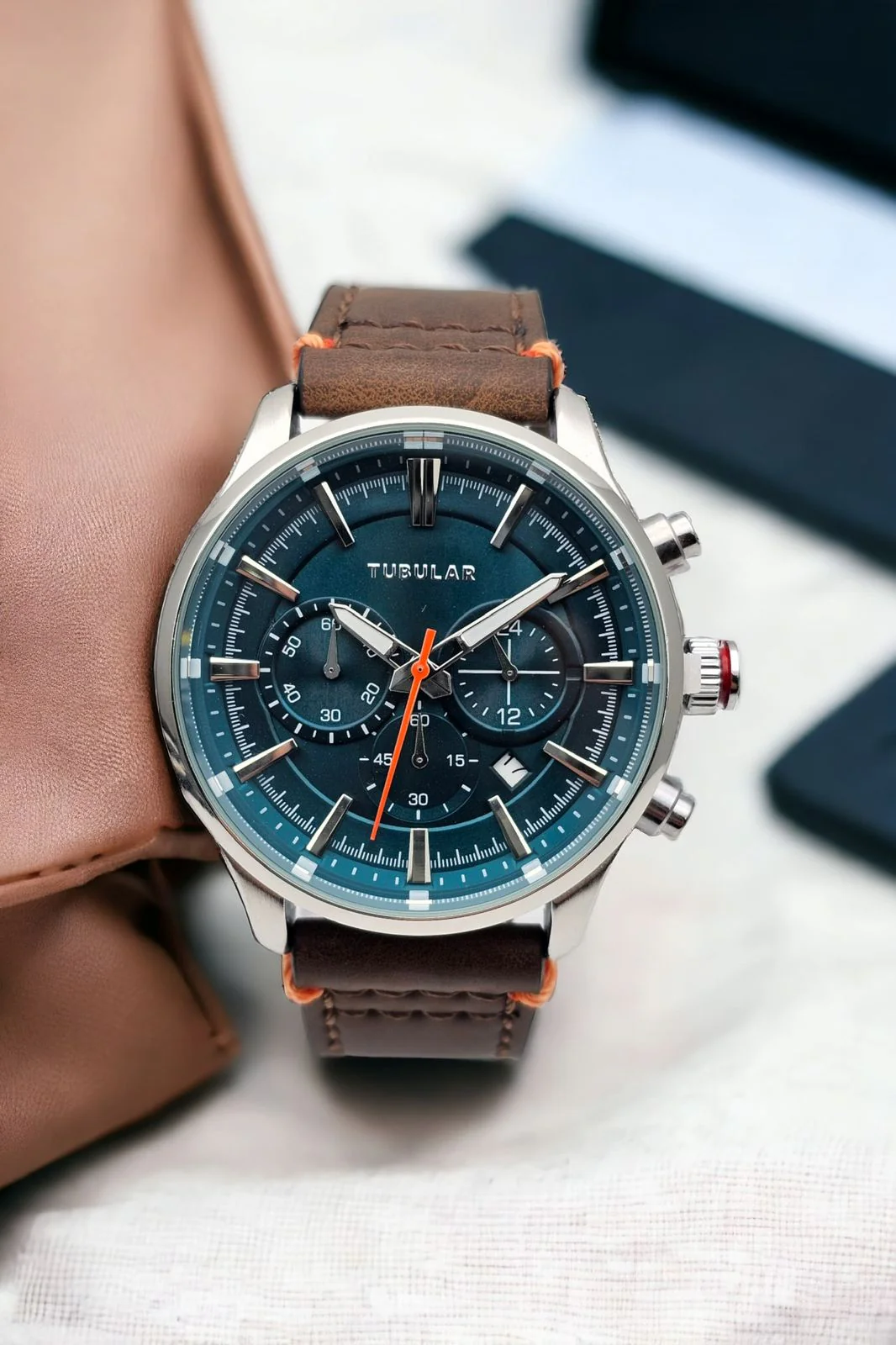 Reloj TUBULAR CORREA CUERO